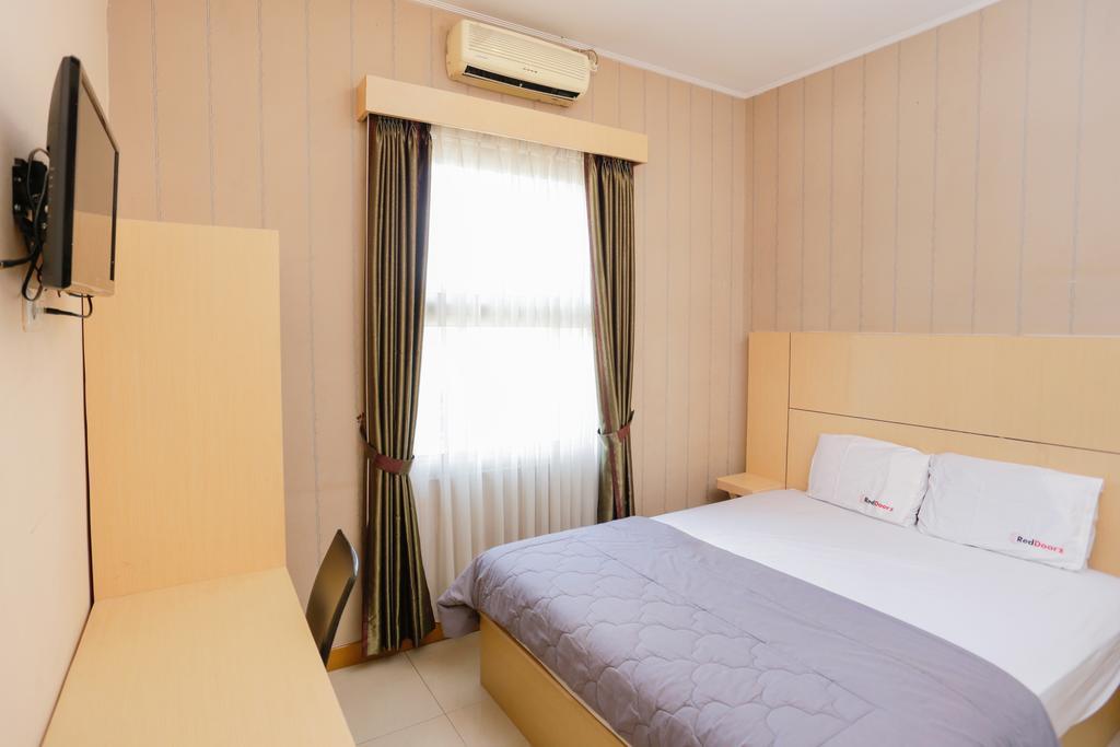 Reddoorz Plus @ Candrawulan Buahbatu Bandung Exteriör bild